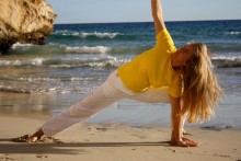 Vapus.organics Yogahosen und Yoga-T-Shirts werden umweltfreundlich gefrbt, sind superweich und bestehen aus 100% biologischen Materialien | Yoga Guide