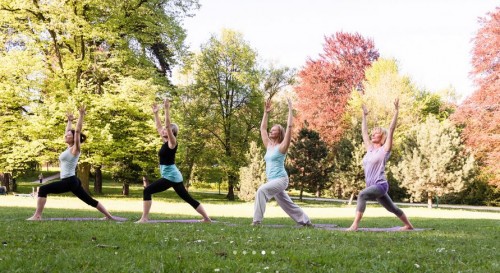 After Work Yoga im Park Linz | yogalounge |yogaguide