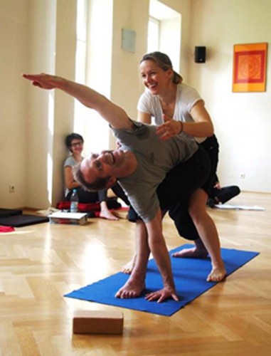 YogazentrumPureyoga YogalehrerAusbildung | yogaguide
