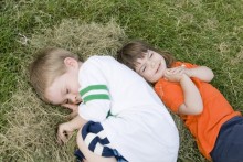 Kinderyoga in der Natur