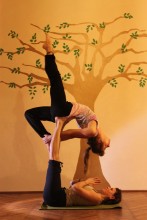AcroYoga mit Natalia Bogdalikova, AcroVladko & Miri in Wien | Yoga Guide