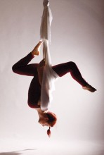 YogaLounge Hatha- & Aerial-Flow-Yogalehrer-Ausbildung startet