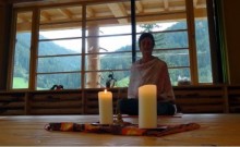 Yoga und Schneeschuhwandern mit Sabine Vieidet in Tirol | yogaguide