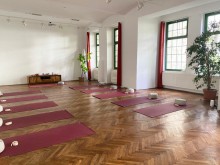 Start Wintertrimester im Yoga8 im 9.Bezirk | yogaguide Tipp