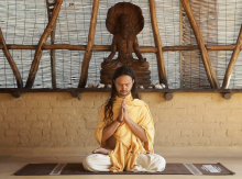 Yoga mit Ganga Puri aus Indien | yogaguide Tipp