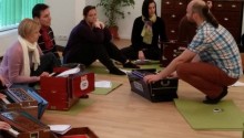 Harmoniumworkshop Matthias Roth |Yoga Guide