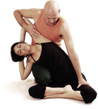 Basic & Advanced Thai Yoga Massagekurs mit Itzhak Helman | Yoga Guide