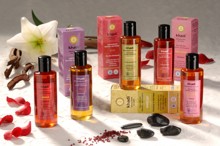 Khadi bietet Produkte mit ätherischen Ölen zur Hautpflege & Aromatherapie aus Indien | Yogaguide