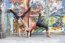 Flightschool, Floating und Ganeshas Groove mit Nicole u Roland  | Yoga Guide