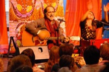Satyaa & Pari am Samstag 20.4.2013 in Wien | yoga Guide 