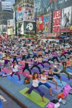 Yoga Sommeropening am Times Square New York | Yoga Guide