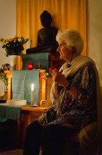 Vortrag & Meditation mit Ursula Lyon in Wien | SO 16. November 2025 von 10 - 12 Uhr im Buddhistischen Zentrum Wien  Vortrag & Meditation mit Ursula Lyon | yogaguide Tipp