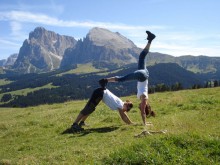 Yoga, Meditation & Wandern in den Südtiroler Bergen mit Yogalehrerin Veronica Wunderlich | Yogareisen | Yogaurlaub | Yogaferien | Meditation & Yoga | yogaguide