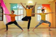 Yogalehrer aus Indien | YTTC 200, Yoga Retreat | Yoga Guide