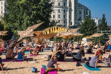 Yoga am Strand Wien | yogaguide