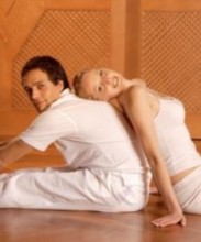 Karina Wagner, Yogatrainerin und Therapeutin verbindet altes Heilwissen mit den Bedürfnissen der heutigen Zeit. Yogaübungen, Tai Chi, Qi Gong und im Mittelpunkt steht das Herz, als Sitz der Seele | Yoga Guide | Yogaurlaub |Yogareisen
