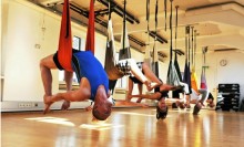 Fliegendes Yoga jetzt auch in Ö | Yoga Guide