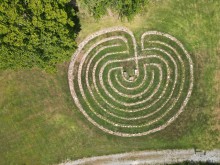Das Labyrinth - Oster-Yoga-Retreat Italien | yogaguide Tipp