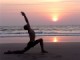 Yoga in Goa: Florian Palzinsky am Strand bei Sonnenuntergang
