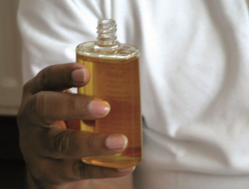 Ayurvedische Öle für Haar und Haut | Yoga Guide Ayurvedische Öle für Haar und Haut | yogaguide
