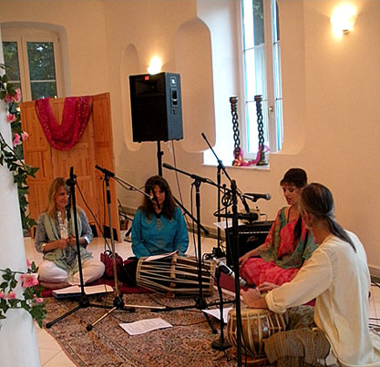 Bhakti Devi Mantrakonzert | Yoga Guide