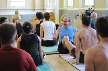 David Swenson Ashtanga Yoga | Yuna Yoga Graz | yogaguide David Swenson Ashtanga Yoga | Yuna Yoga Graz | yogaguide