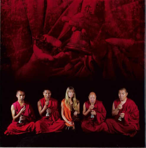 Deva Premal und ihre neue CD mit The Gyuto Monks of Tibet Deva Premal und ihre neue CD mit The Gyuto Monks of Tibet