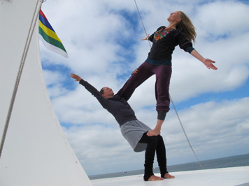 Dieke Bikker AcroYoga YogaConvention Linz 2011 | Yoga Guide
