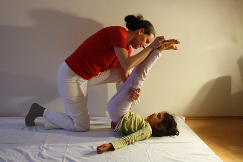 Eltern-Kind-Nuad mit Eva Alagoda in Wien | yogaguide | Yoga Guide