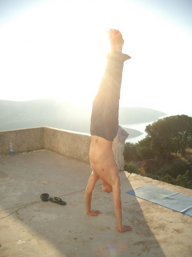 Florian_Neuscheller_im_yogaguide_yogaportrait