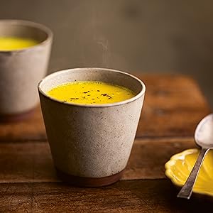 Goldene Milch aus Relaxt Vegan | yogaguide Buchtipp Goldene Milch aus Relaxt Vegan | yogaguide Buchtipp