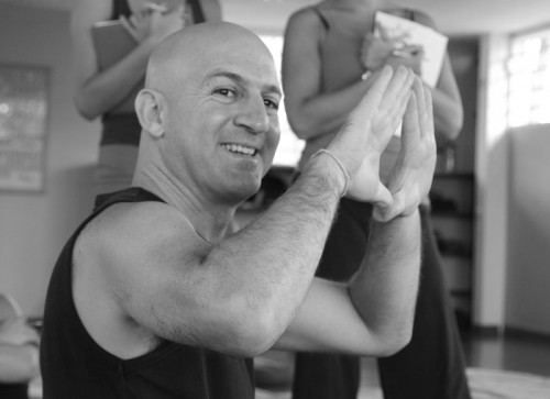 Thai Yoga Massage Kurs mit Itzahk Helman im Ananya Wien | Yoga Guide Thai Yoga Massage Kurs mit Itzahk Helman in Wien | Yoga Guide