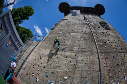Klettern am Flakturm Yoga im Park | Foto sportalpen.com Klettern am Flakturm Yoga im Park | Foto sportalpen.com