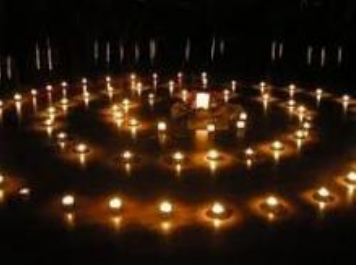 Singabend, Mantra-Heilkreise und Lichtertanz | Yogaguide Singabend, Mantra-Heilkreise und Lichtertanz | Yoga Guide