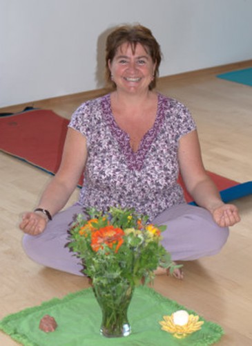 Luna Yoga mit Susi Zahnt | Yogaguide.at