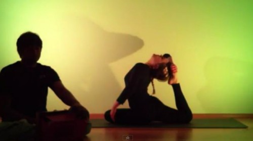 Mantrayogastunde mit Janine Devi | Yoga Guide