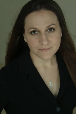 Mercedes Bahleda Musikerin kommt mit Geshe Michael Roach zu einem Lady Niguma's Yoga Workshop ins Ganesha nach Wien 
