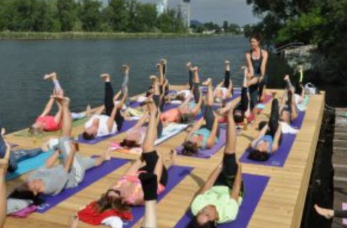 Yoga am Steg Bootshaus Alte Donau | SommerYogaGuide