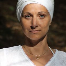 Sat Pritam Kaur Kundaliniyogalehrer | yogaguide Sat Pritam Kaur Kundaliniyogalehrer | yogaguide