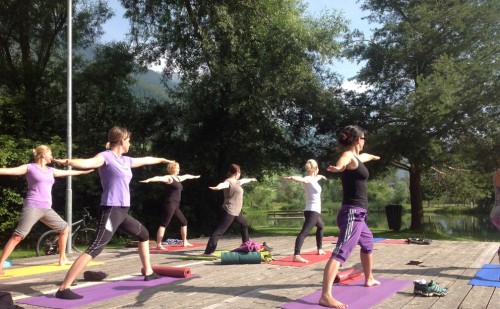 Yoga am_Kamplersee_StubaiYoga_yogaguide