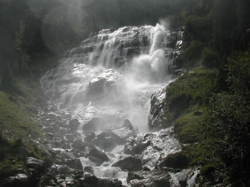 Yoga am Grawa-Wasserfall im Stubaital | Yoga Guide