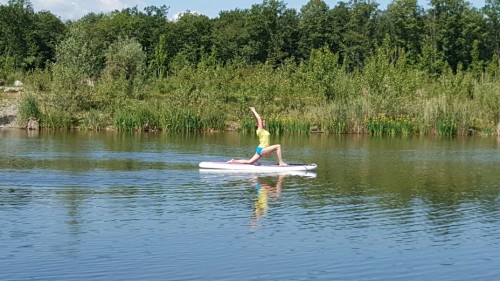 SUP Yoga am Schwarzlsee | Ricarda Reihs | yogaguide