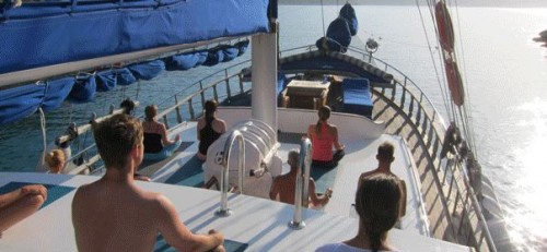 Yoga Ahoy! Saison 2013 ausgebucht, neue Yoga Cruise Termine für 2014 online | yogaguide.at