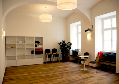 Yoga_rocks_your_office_chair | ganz herzlich | yogaguide Yoga_rocks_your_office_chair | yogaguide