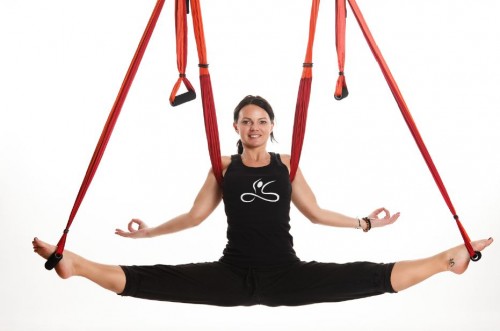 AirYoga Silvia Regner Wien | yoganotion | Yoga Guide