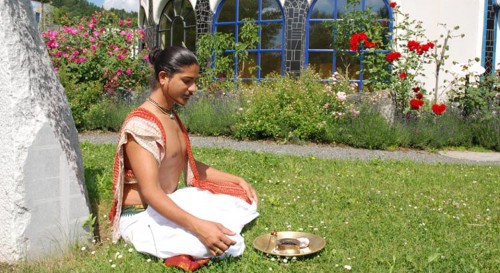 Meister Anand im Rogner Bad Blumau | Yoga Guide 