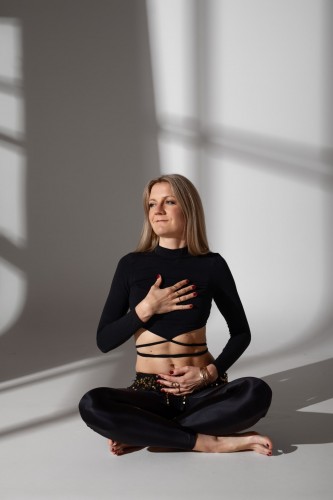 Becken Tanz & Yoga mit Christina Kubeng | workshopguide