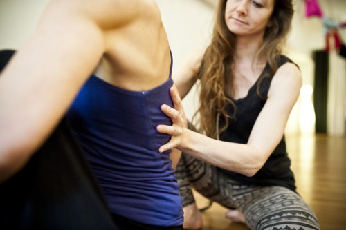 Flowing Yin Yoga mit Nuad | yogaguide