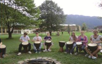 Trommel- und Yogaworkshop | Yoga Guide Trommel- und Yoga-Workshops | YogaGuide