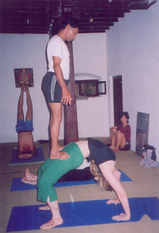Ashtanga Yoga Workshop mit Vater & Sohn Sheshardi & Harish aus Kerala | yogaguide